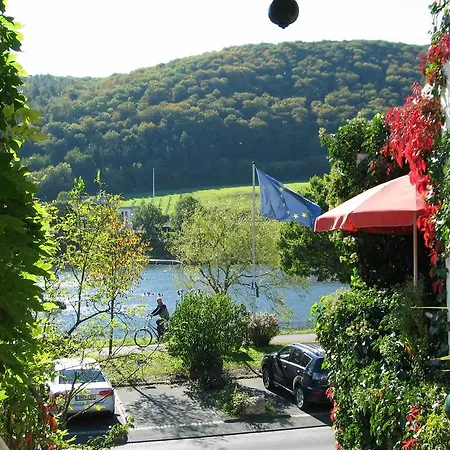 Winzerverein 3* זלטינגן-רכטינג