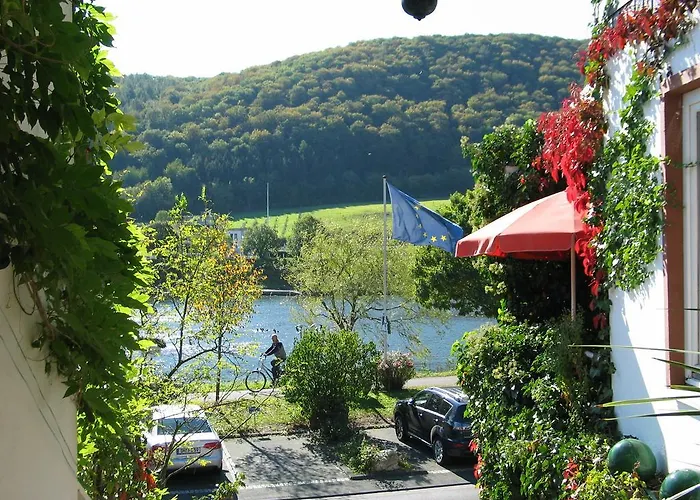 Winzerverein 3* זלטינגן-רכטינג